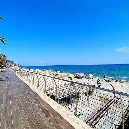 Gioiello Marino - Mare, 2 Minuti A Piedi Lejlighed Pietra Ligure Eksteriør billede